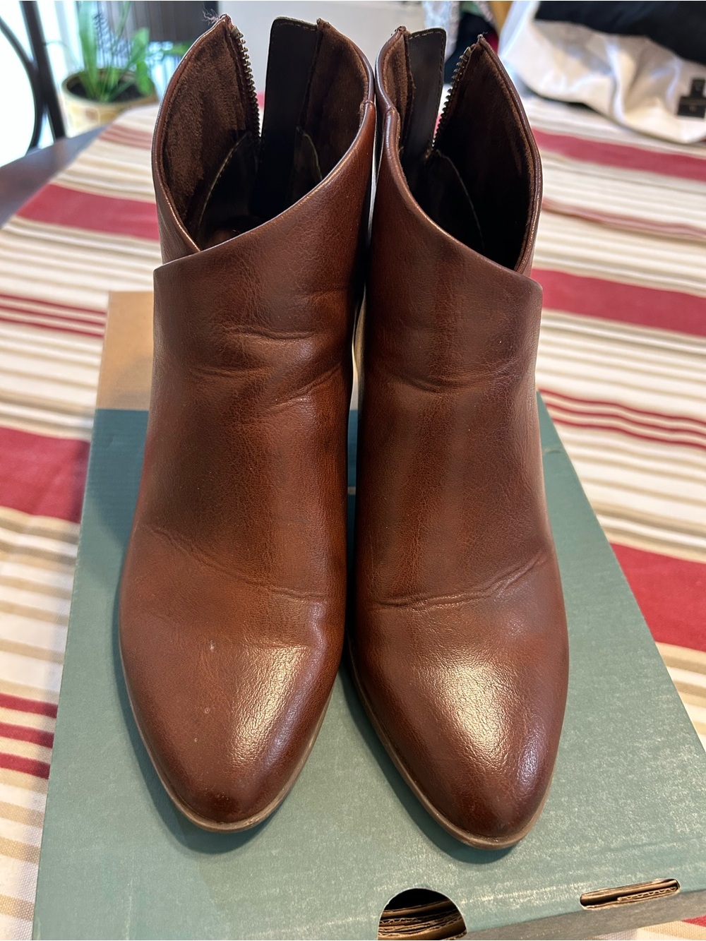 b.o.c Brown Leather Pointed-Toe Ankle Booties